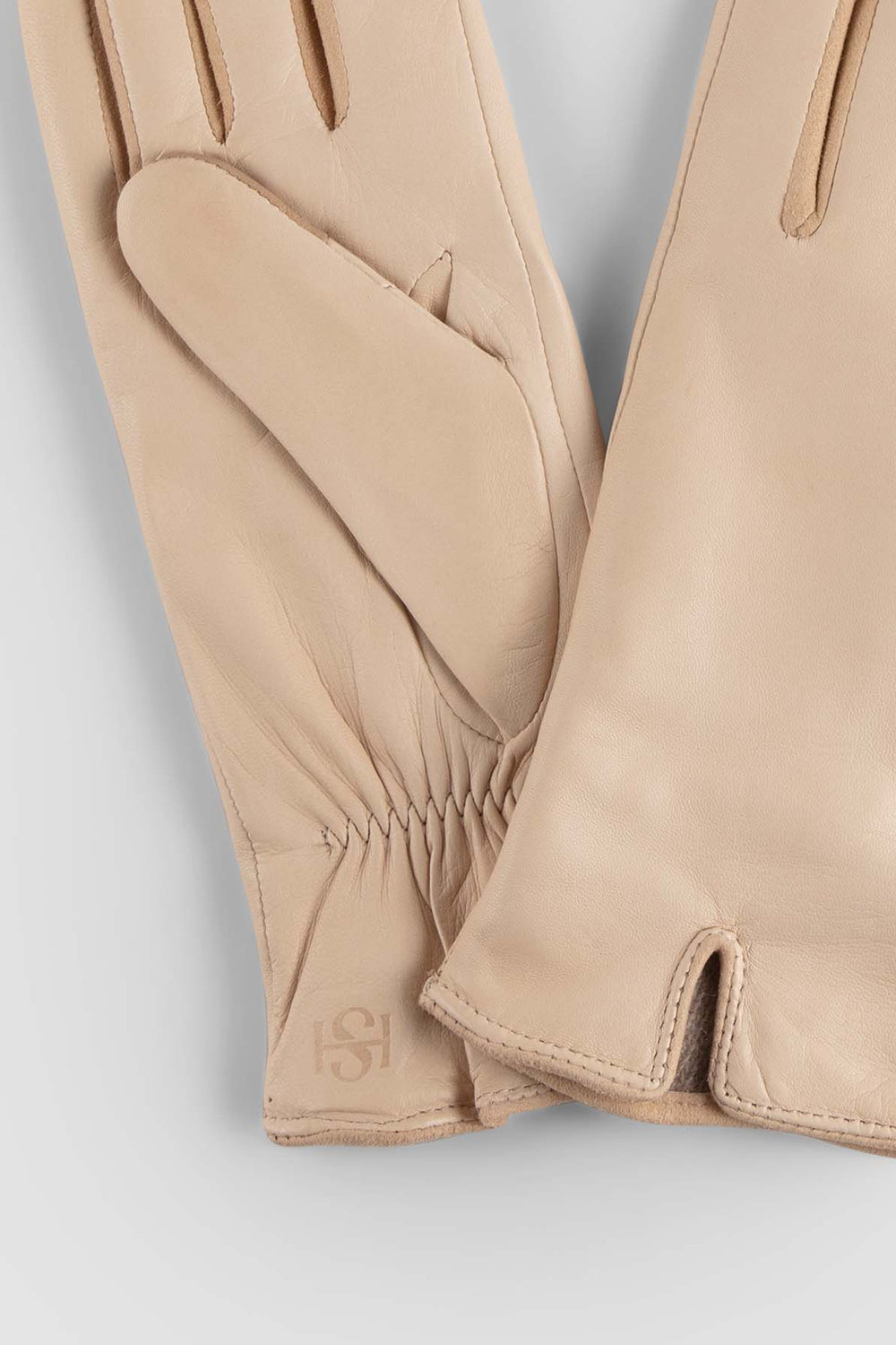 【関税込み】Handsome Stockholm カーキ Essentials グローブ HANDSOME STOCKHOLM Essentials グローブ | ブラウン | FARFETCH JP