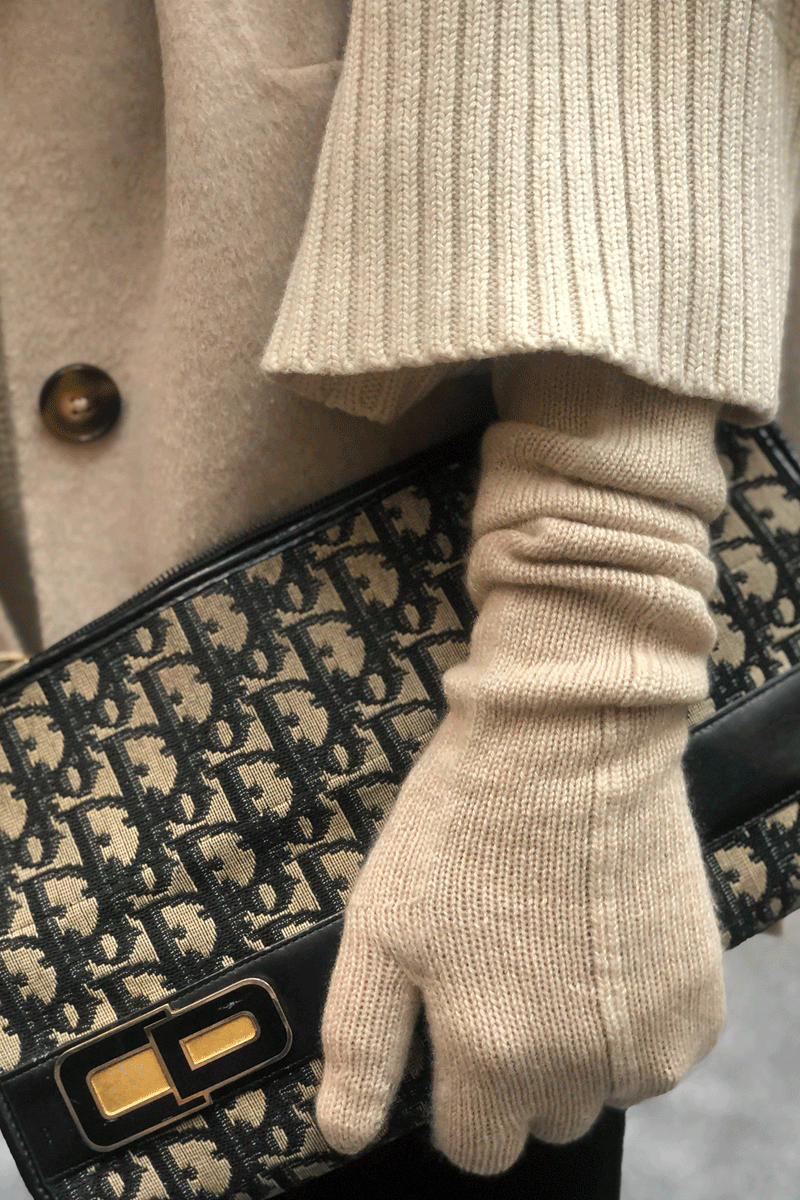 Designer discount cashmere gloves