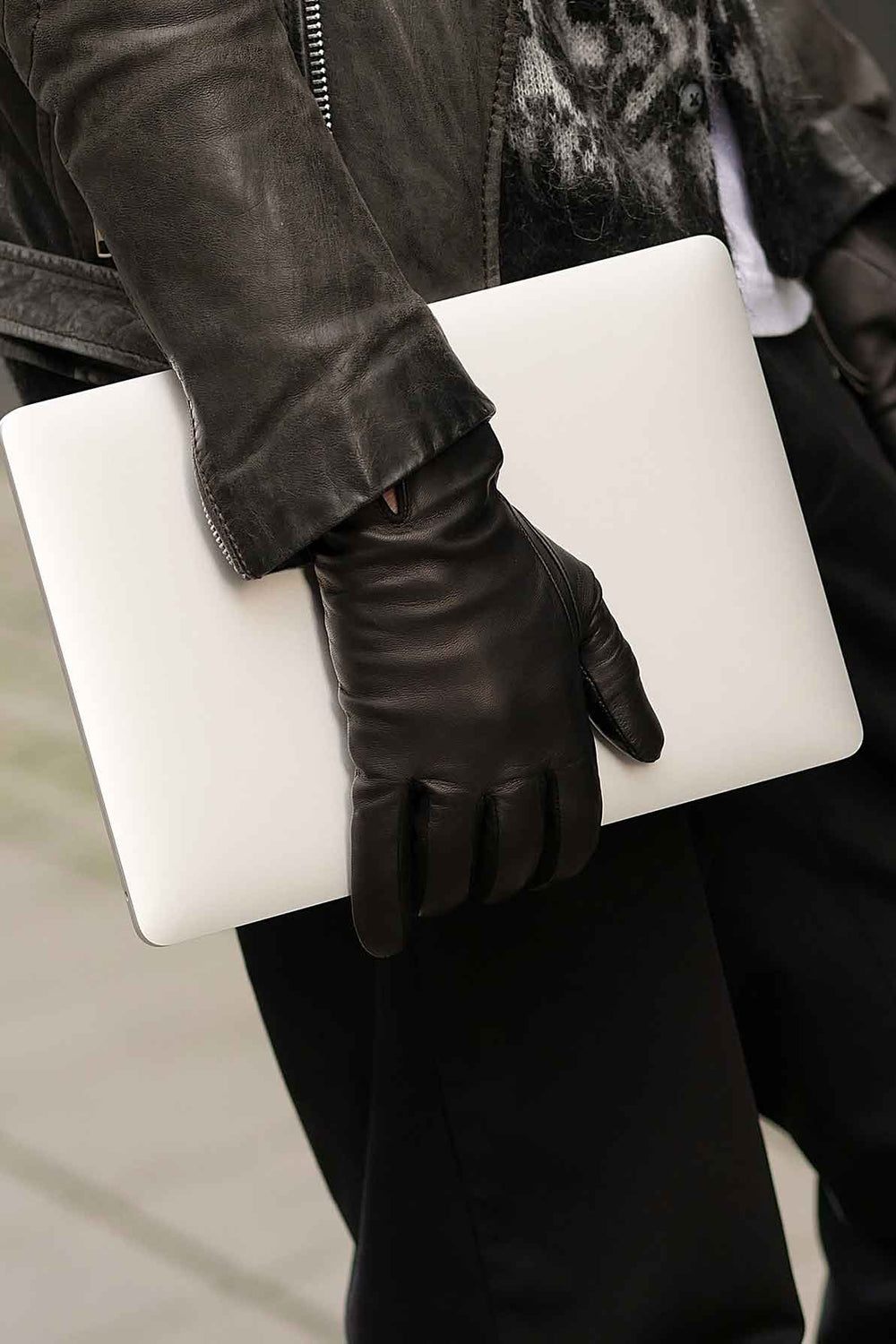 Handsome Stockholm Exclusive Leather Gloves Essentials Black men s gloves